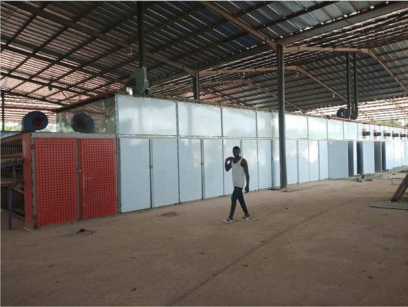 Création d'une usine complète de machines à contreplaqué en Côte d'Ivoire