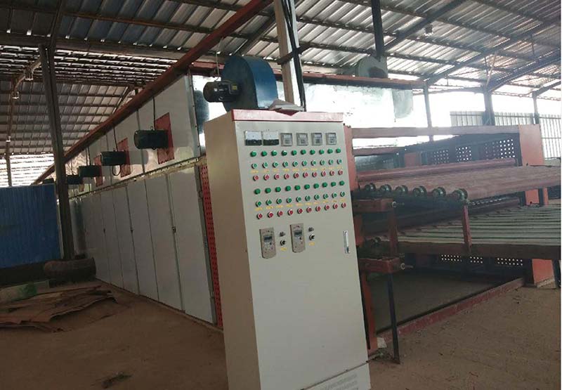 Création d'une usine complète de machines à contreplaqué en Côte d'Ivoire