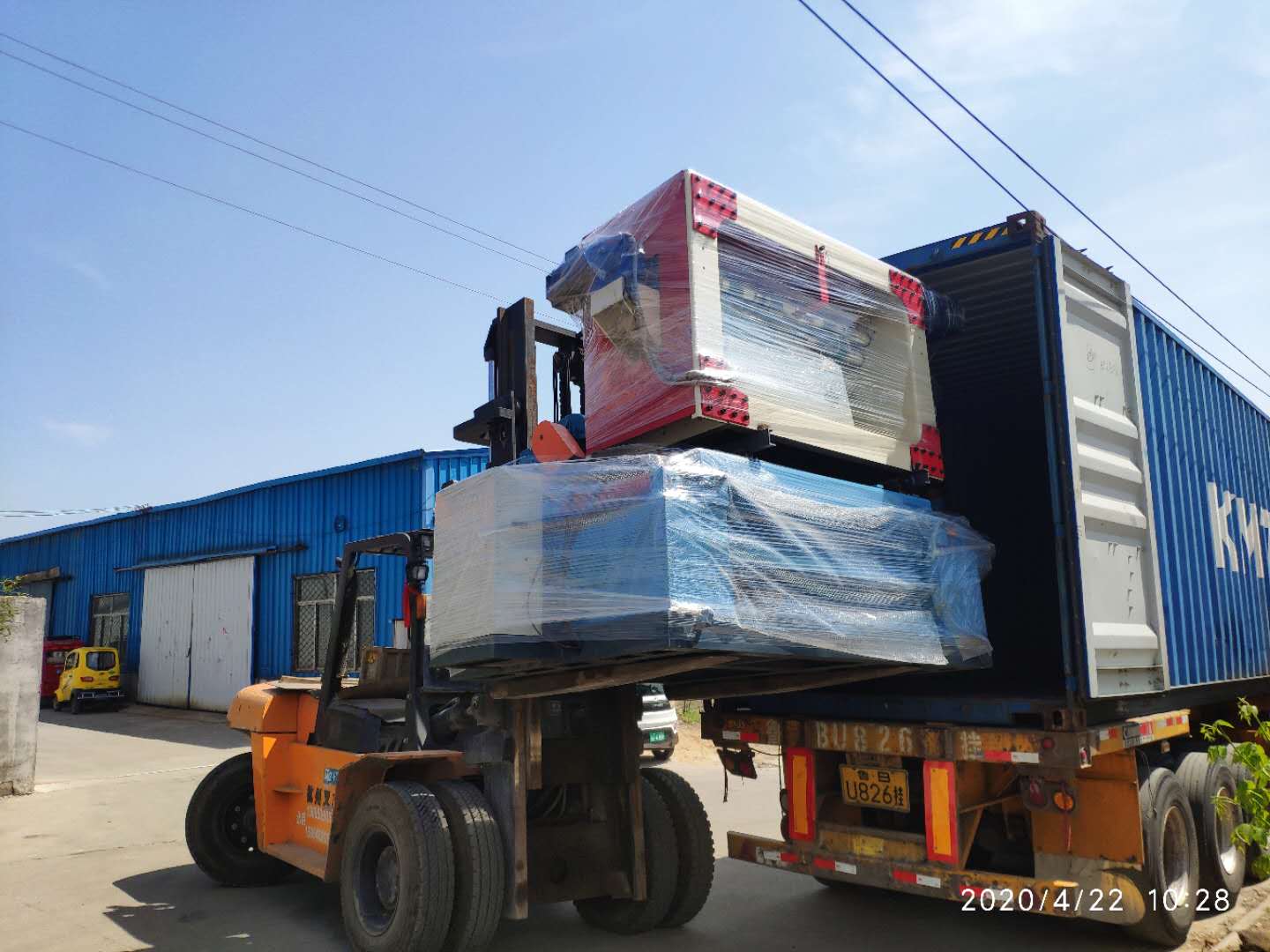 La machine à écorcer les bûches de bois de marque Geelong de 4 pieds est livrée en Indonésie