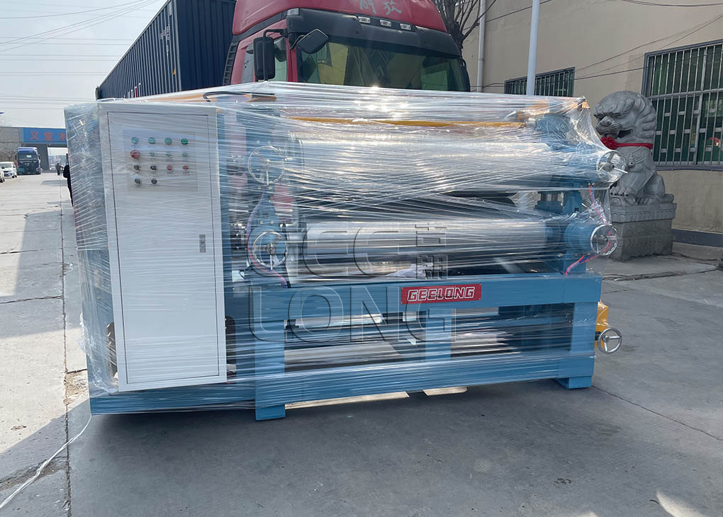 La Chine GEELONG a exporté une machine d'épandage de colle pneumatique double face de 4 pieds