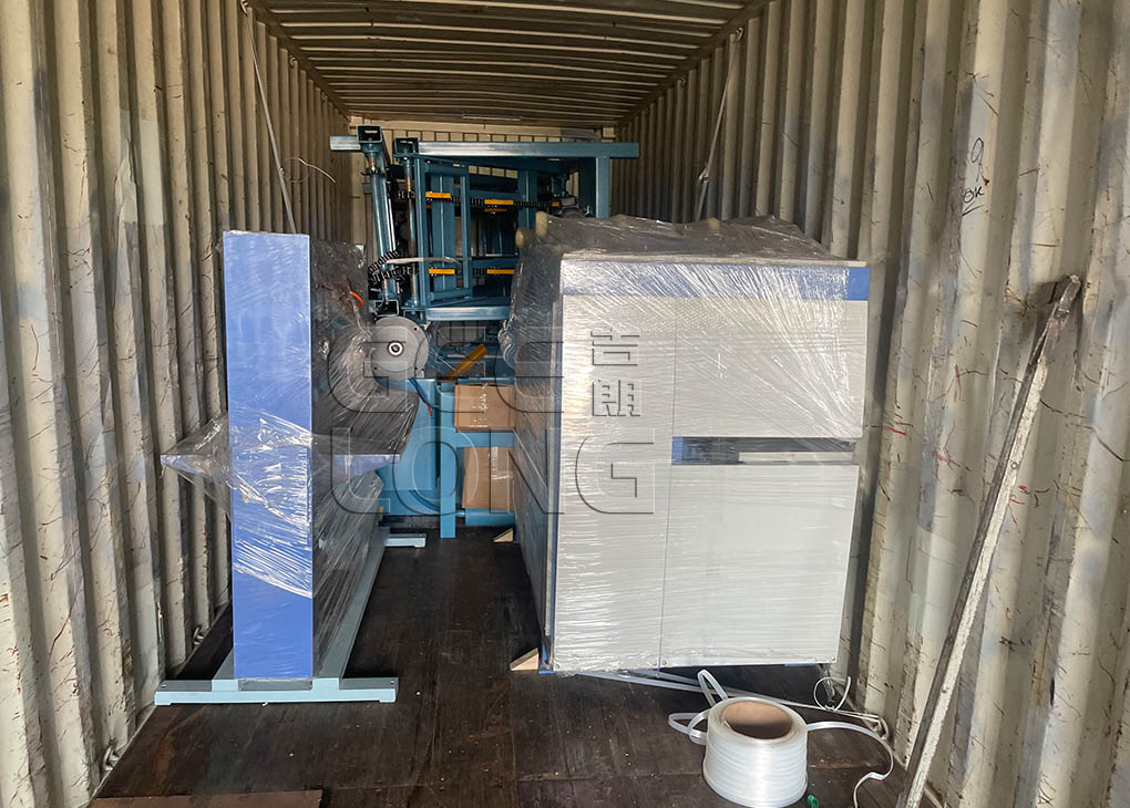 Geelong a exporté la ligne de machine à éplucher les placages de 5 pieds, la rectifieuse de bords de placage et la machine à assembler les écharpes de placage