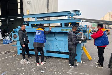 GEELONG a exporté une ligne de machines d'épluchage de placage entièrement automatique de 8 pieds