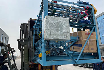 La Chine GEELONG a exporté une machine de composition de placage de noyau de 4 pieds