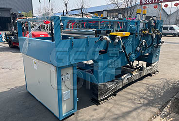 China LINYI GEELONG exported 4ft L core veneer finger jointing machine