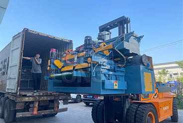 Geelong a exporté la ligne de machine à éplucher les placages de 5 pieds, la rectifieuse de bords de placage et la machine à assembler les écharpes de placage