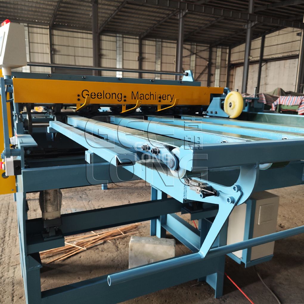 Machine à couper les placages en Chine