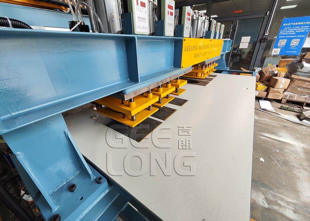 Machine de correctifs de placage en Chine