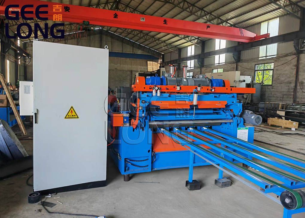 Machine à éplucher les placages sans broche en Chine