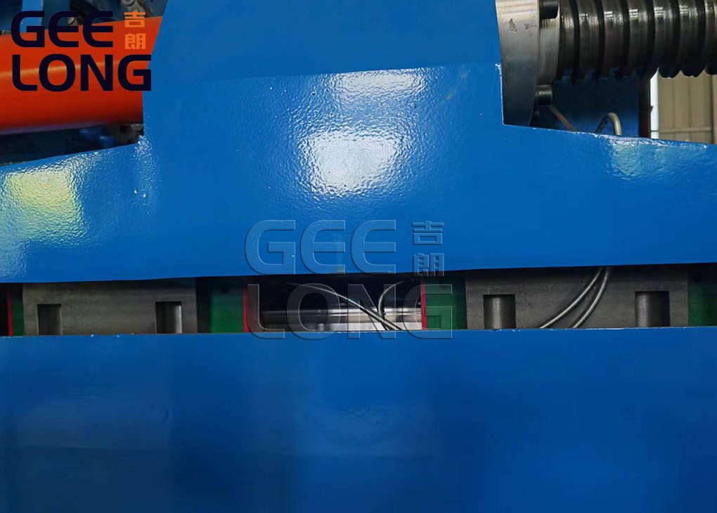Machine à éplucher les placages sans broche en Chine