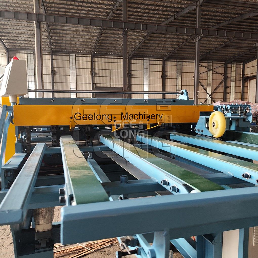 Machine à couper les placages en Chine