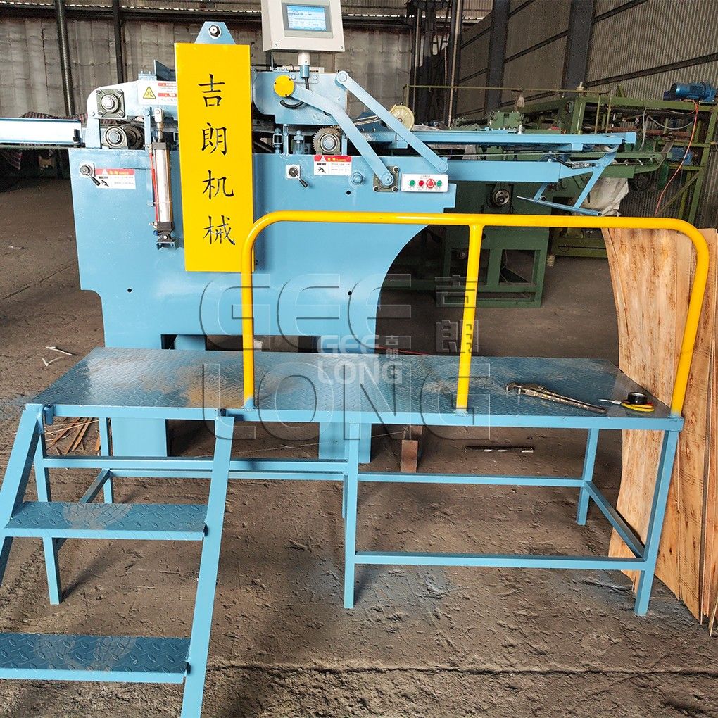 Machine à couper les placages en Chine