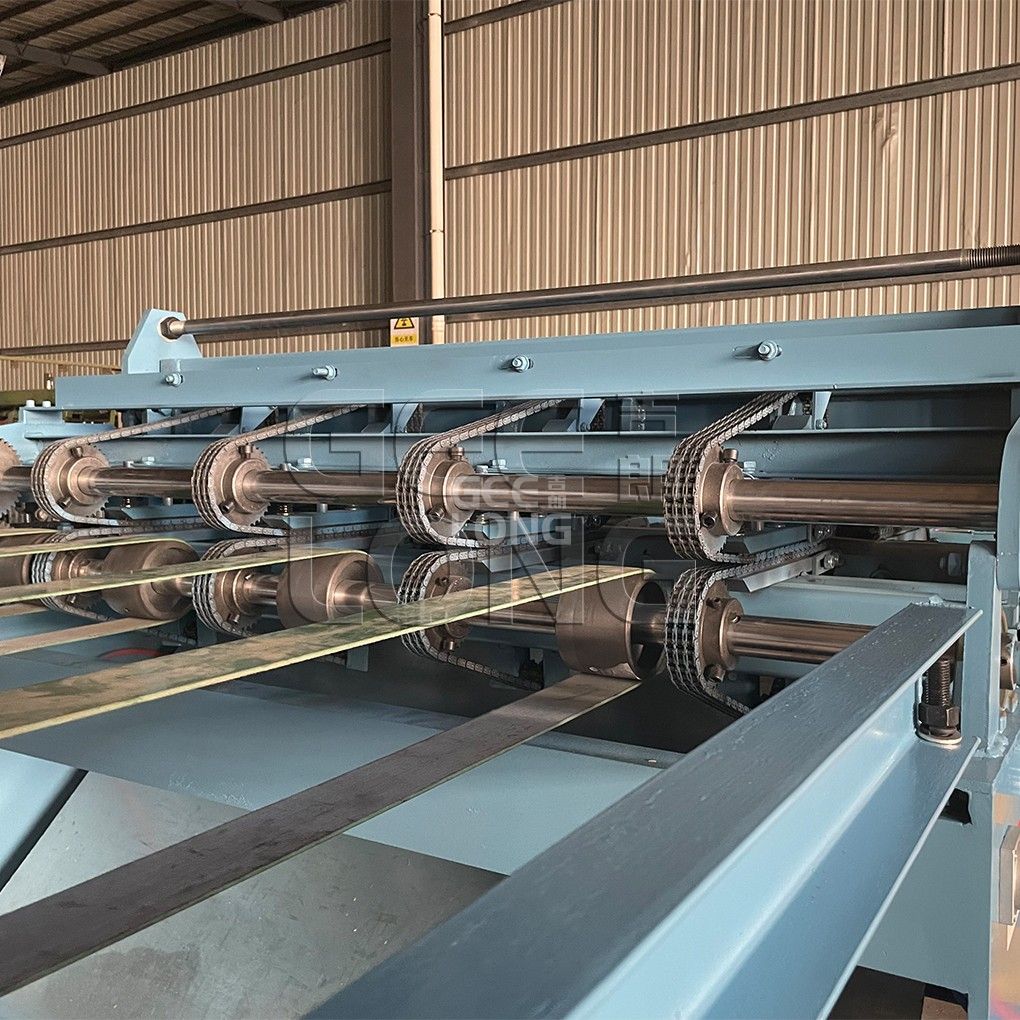 Machine à couper les placages en Chine