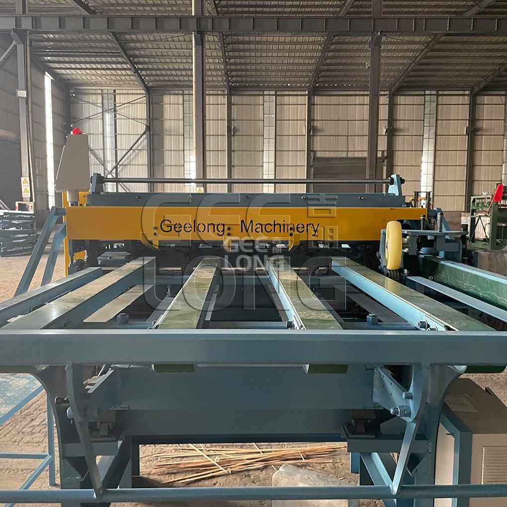 Machine à couper les placages en Chine