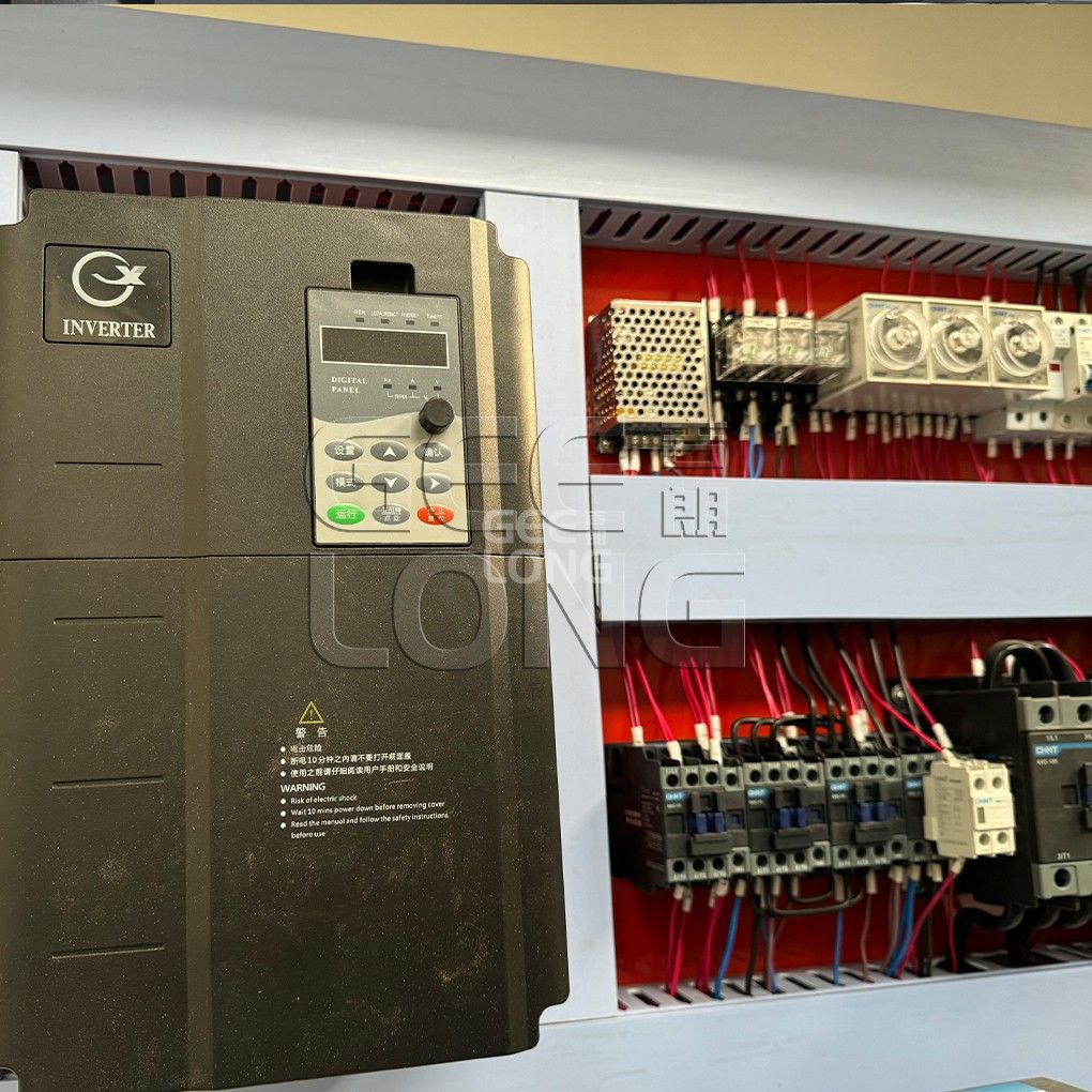 Machine de ponçage et d'étalonnage de contreplaqué robuste en Chine