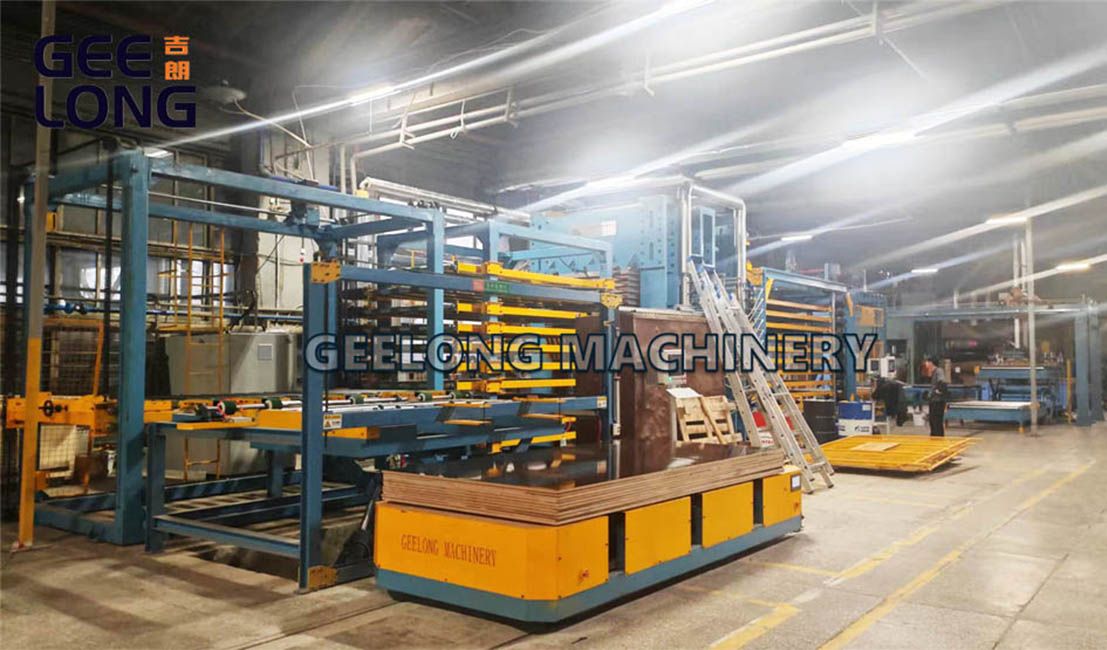 Geelong Automatique 5x10feet Film fait face à la ligne de presse à chaud de contreplaqué Geelong Automatique 5x10feet Film fait face à la ligne de presse à chaud de contreplaqué