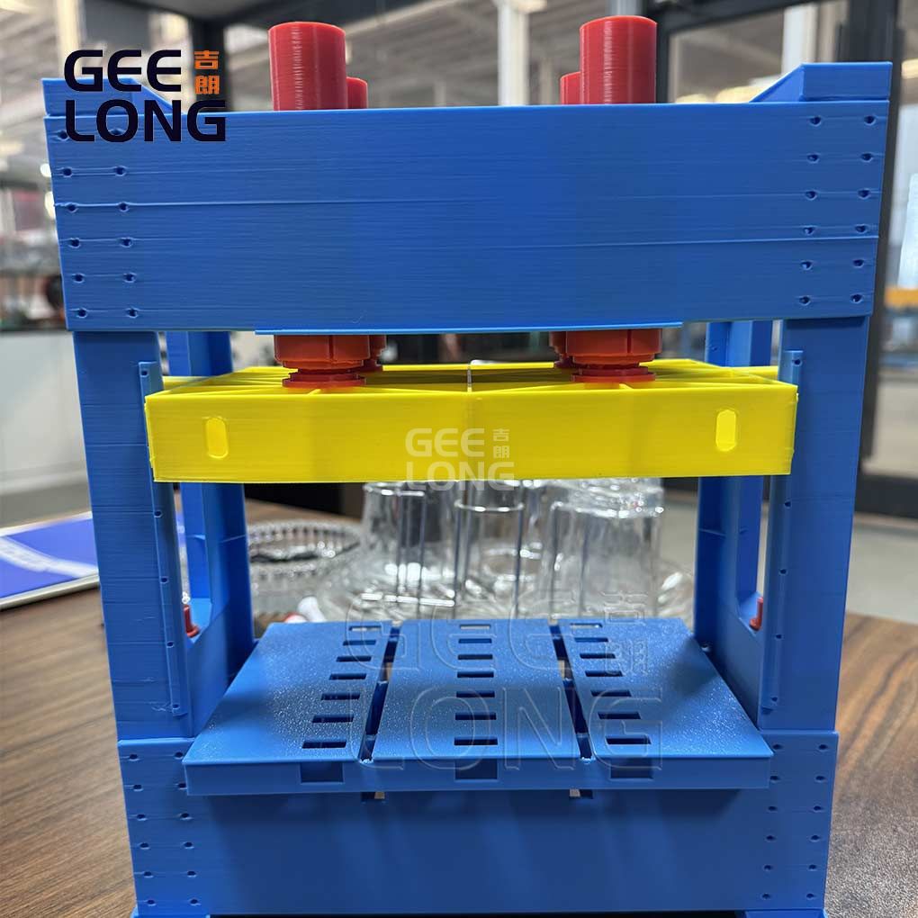 usine de machines de pressage à froid pour contreplaqué en Chine